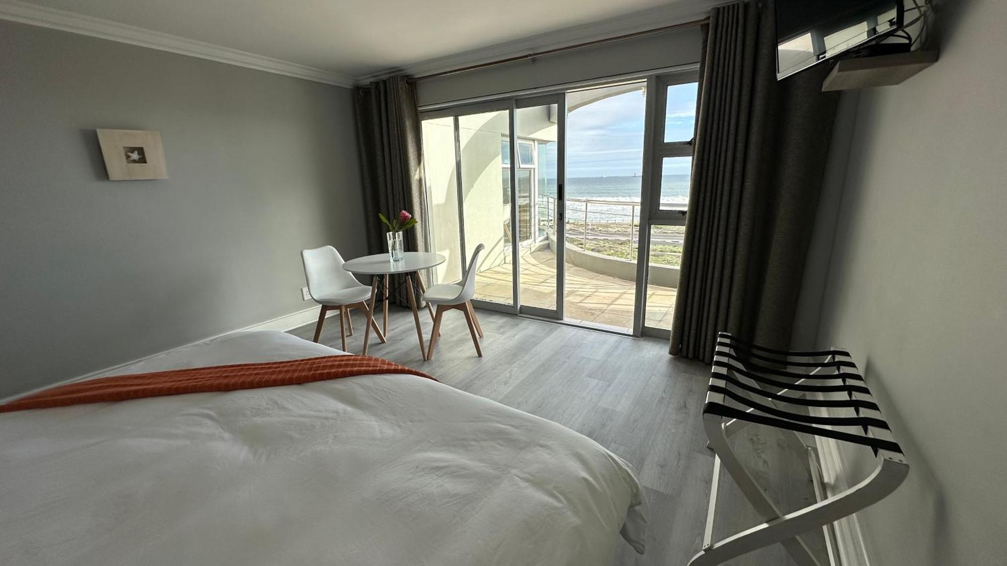 Oceansnest Guest House Bloubergstrand Exterior photo