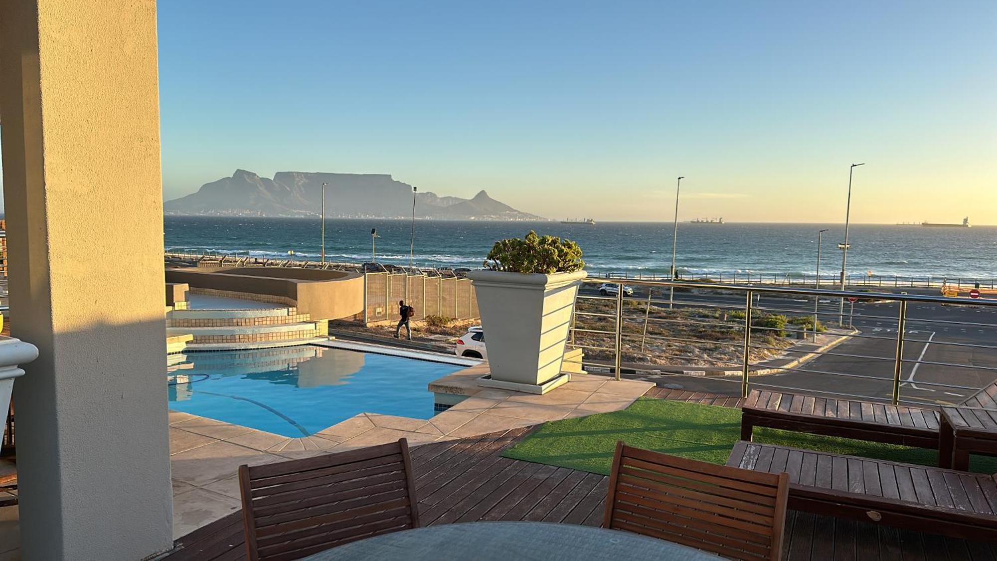 Oceansnest Guest House Bloubergstrand Exterior photo