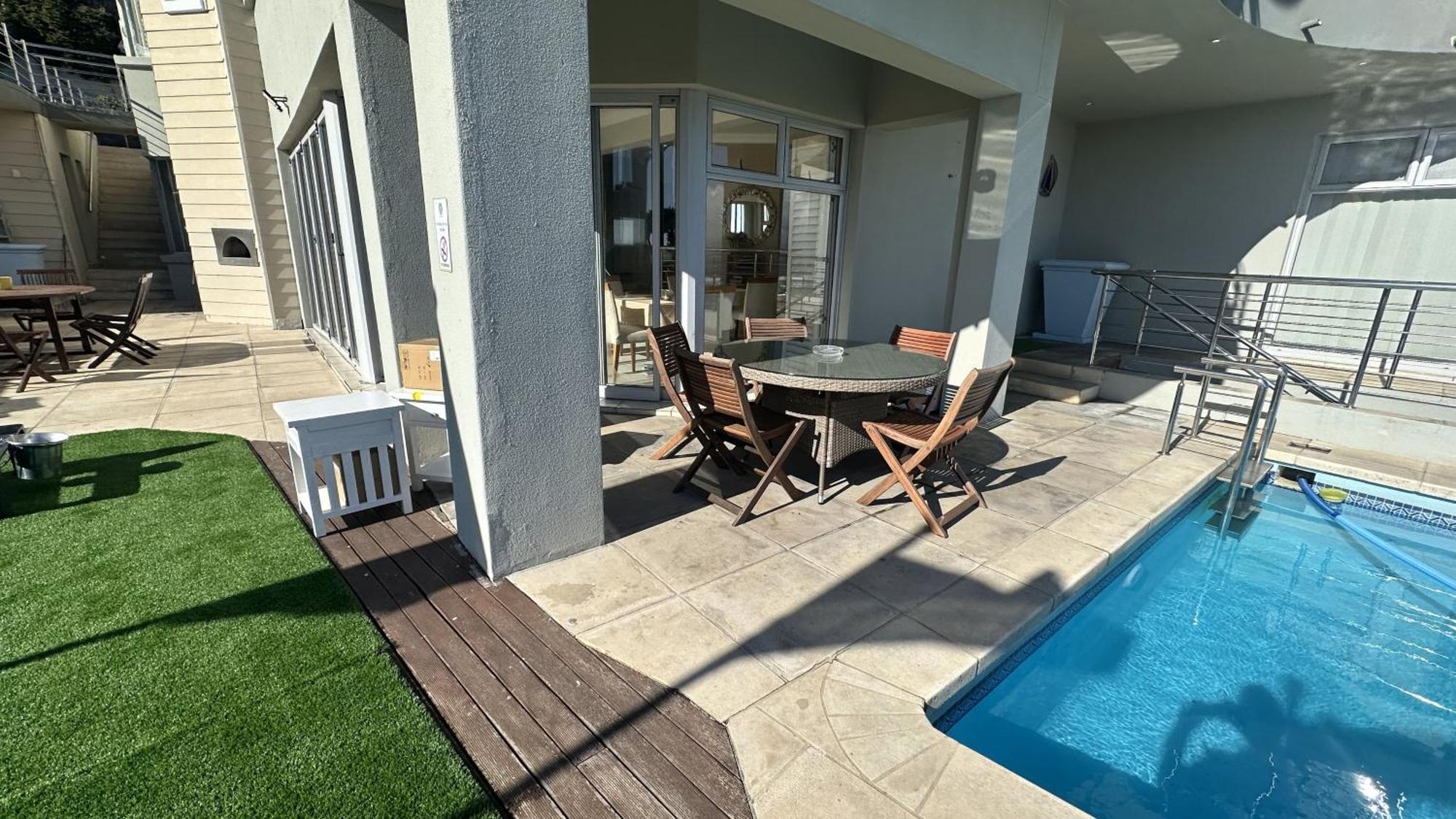 Oceansnest Guest House Bloubergstrand Exterior photo