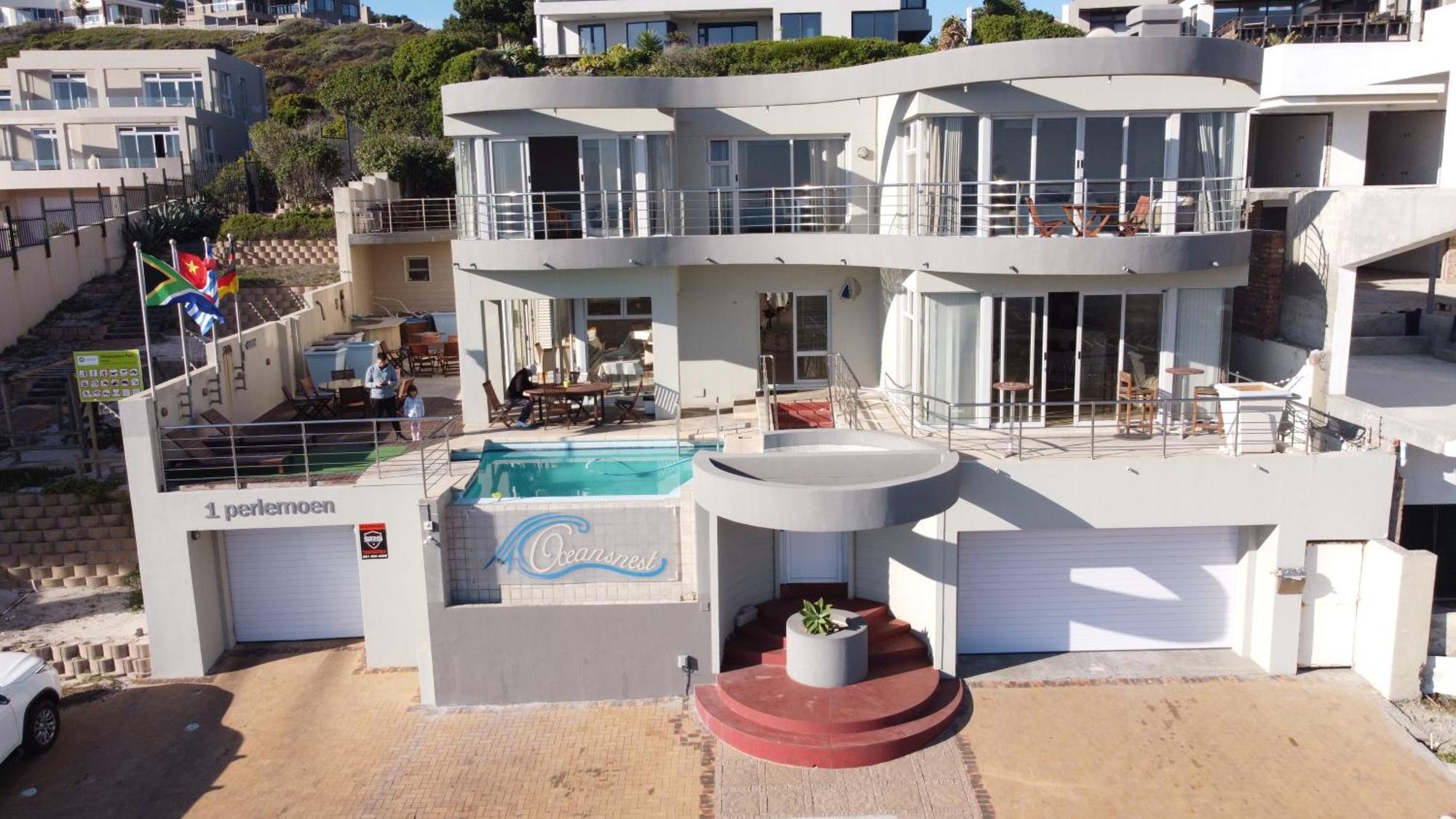 Oceansnest Guest House Bloubergstrand Exterior photo